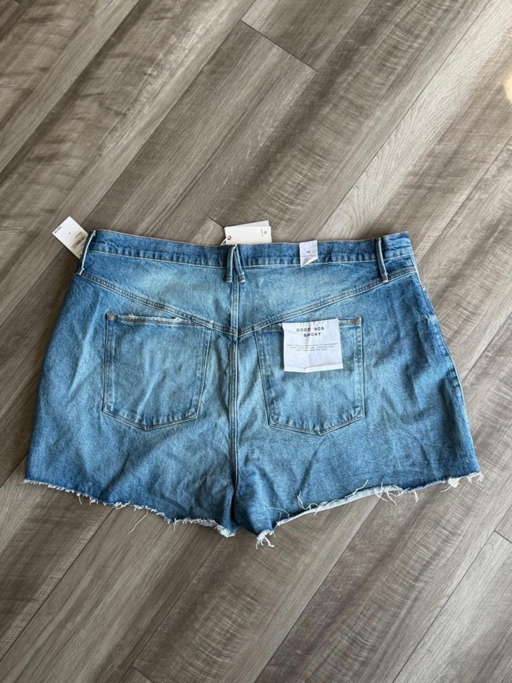 NWT Good American Good 90s Short Women’s Plus Size 20 High Rise Distressed Denim - Picture 2 of 5